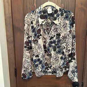 Cabi top gently worn